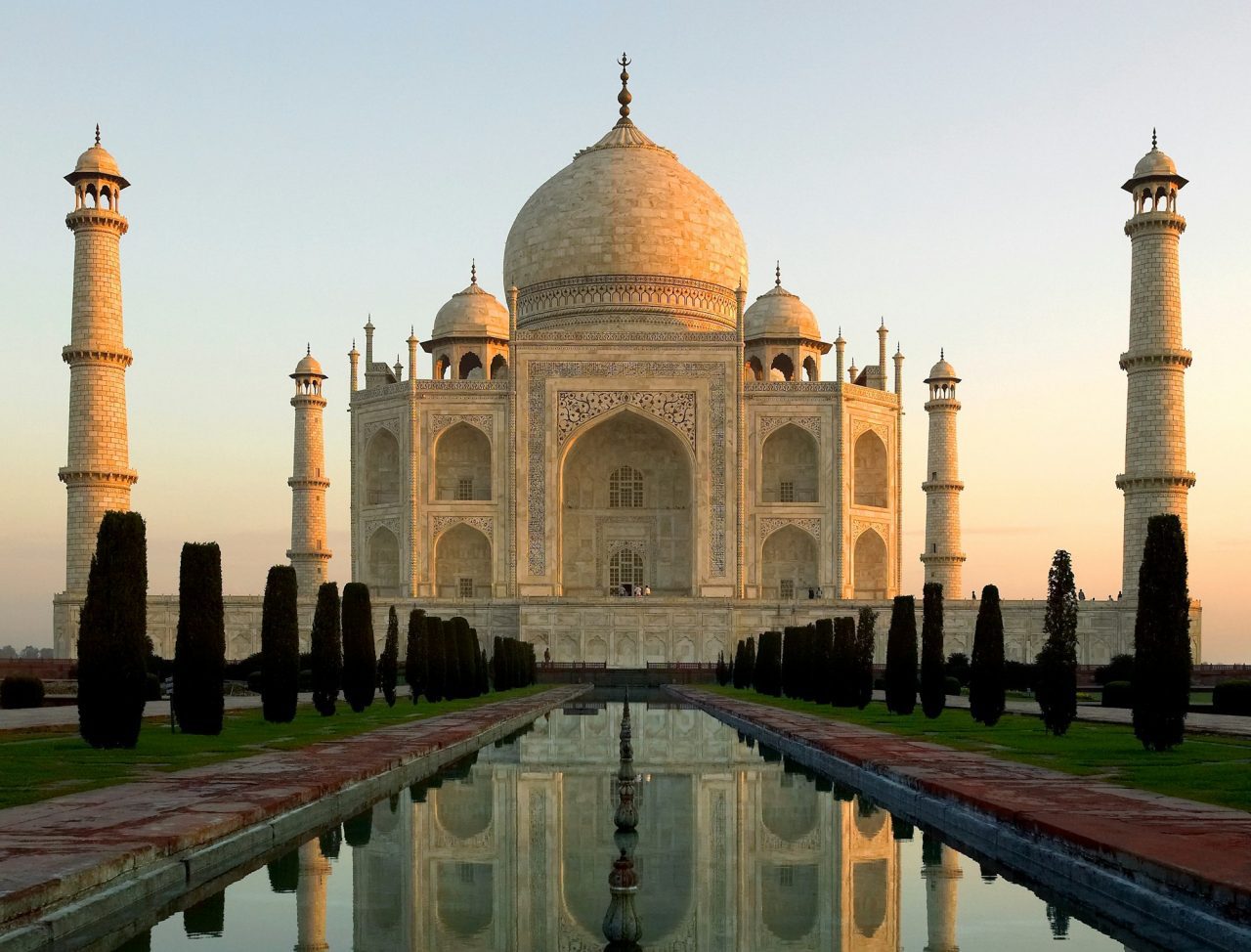 Taj mahal agra india.jpg